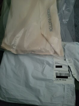 Scam good , not authentic  bags eith no paper warranty, LV. photo #1