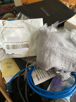 Same as some of the others. Waiting for my Bose order. Got a “scarf” instead. صورة فوتوغرافية #1