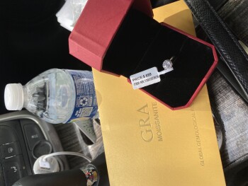 I received a ring in the mail I did not order from GRA moissante foto #1