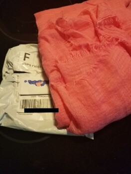 Rapport de sécurité du consommateur A few weeks ago I ordered a folding chair through a Facebook page. Today I received a strange packag... photo #2