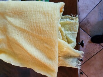 Unordered Yellow Scarf Foto #1