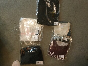 I received 5 shirts that I did not order from this address Foto #1