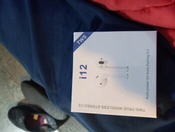 I got blue tooth ear buds today and I did not order photo #1