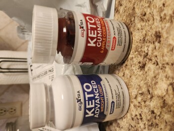 I just received a package from Trendy in NY. 2 bottles of a Keto pill that I did not order. 照片 #1