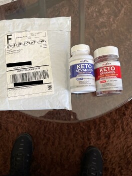 I’m reporting a package delivered to me that  I didn’t order. صورة فوتوغرافية #1