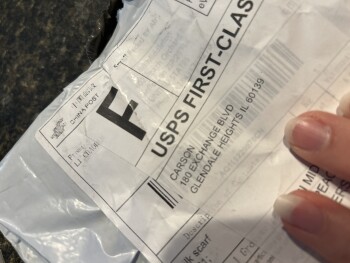 消费者安全报告 Received a package I didn’t order I received a brown scarf. From Carson. In Glendale heights, IL 照片 #1