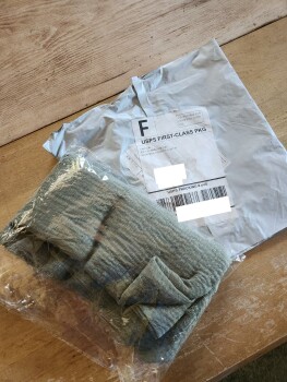 Verbrauchersicherheitsbericht Unordered Package from Carson I received a piece of green VERY thin fabric that I did NOT order. I h... Foto #2