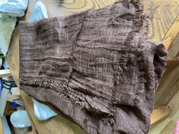 Ordered 2 chairs and received a scarf instead. foto #1