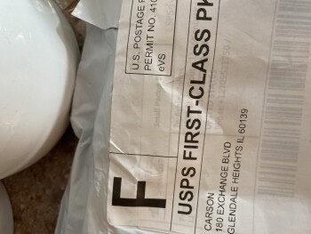 Informe de seguridad del consumidor I ordered a outside chair and got this red piece of material I ordered a lawn chair and received thi... foto #1