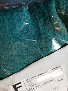 Consumer Safety Report Package not ordered Received a package with green thin material. This is a fraudulent charge. 
Retu... photo #2