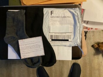 I am reporting a "gift" I received with an enclosed note. See picture. I did not order it Foto #1