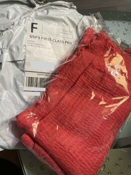 Verbrauchersicherheitsbericht Received an item I didn’t purchase I received a coral colored scarf that I didn’t order from Carson... Foto #2