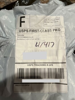 Verbrauchersicherheitsbericht Package I did not order. Received a scarf I did not order. Originally ordered chairs. Foto #2