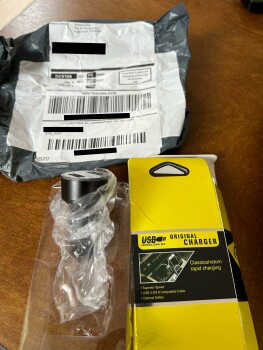 Consumer Safety Report I got the order from the company that does not have name. Tracking number belongs to absolutely diff... photo #1