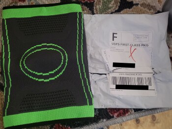 I recieved  something like a knee brace? photo #1