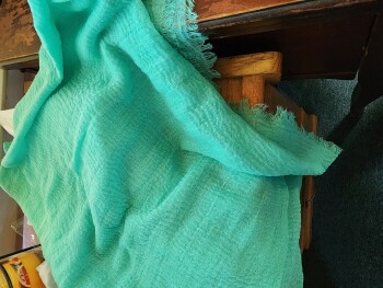 Ordered chairs and received a green scarf foto #1