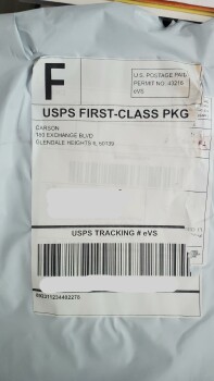 Informe de seguridad del consumidor CARSON SCAM I ordered a carry on suit case from facebook site for QVC....with tracking numberAQ11717... foto #2