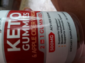 Rapport de sécurité du consommateur Unordered Package from Trendy Received a package from TRENDY .   IT CONTAINED a bottle of keto gummi... photo #2