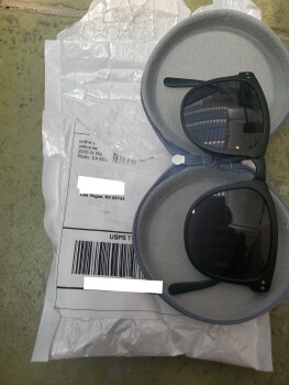 I received a package from 2496 W. Walnut Ave, Rialto, CA that I did not order. Foto #1