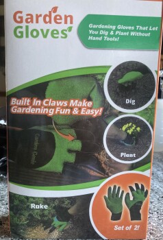 I got a package with gloves in it that I did not order. Foto #1