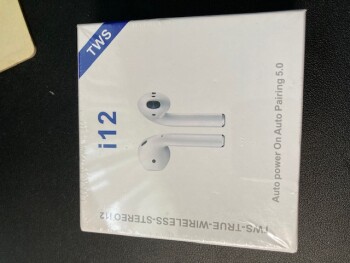 I received a pair of earphones which I have never ordered from a company called YW Co., Ltd. foto #1