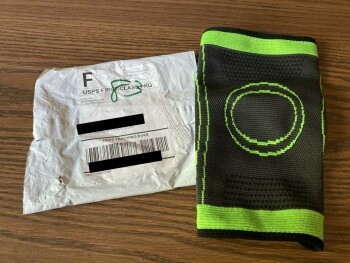 An item I did not order from Carson Foto #1