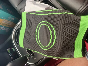 消费者安全报告 Unauthorized delivery of package I received a package with no invoice  information and I did not ord... 照片 #1