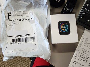 Purchased a "free" Smart watch pay shipping only I think they charged me for the watch صورة فوتوغرافية #1