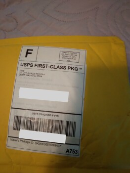 I put in a order on this website and also got a ring that I did not order foto #1