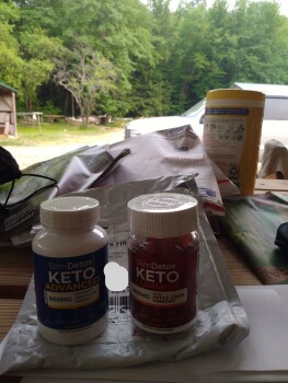 I received keto gummies,keto advanced pills.and I did not ordered. photo #1