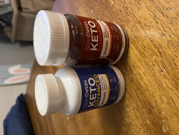 Rapport de sécurité du consommateur Unordered Keto Package I received bottles of Keto supplements in the mail today that I did not order... photo #1