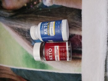 Rapport de sécurité du consommateur Unauthorized package Trendy 192-01 Northern Blvd flushing NY 11356
White packing envelope with 2 bo... photo #1