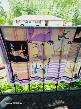 Consumer Safety Report I ordered a dog fence from a Facebook advertisement. I got an ugly scarf instead I ordered a dog fen... photo #1