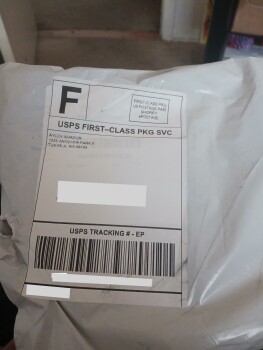 I received a horse scarf that I never ordered. foto #1