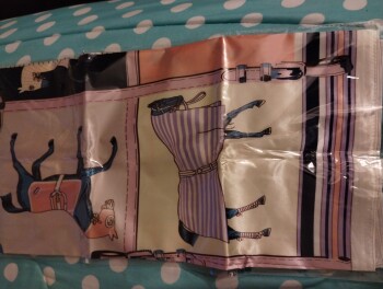 Informe de seguridad del consumidor Unordered Package I received a scarf or something from Aylen Amador 1226 Andover Park E. tupelo wait... foto #1