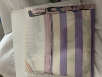 Verbrauchersicherheitsbericht Aylen Amador Online Scam Scarf with horses on it. Foto #2