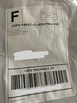 Verbrauchersicherheitsbericht Aylen Amador Online Scam Scarf with horses on it. Foto #4