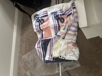 Verbrauchersicherheitsbericht I received a horse scarf I never ordered I received an item I never ordered. Scarf came from Tukwila... Foto #2