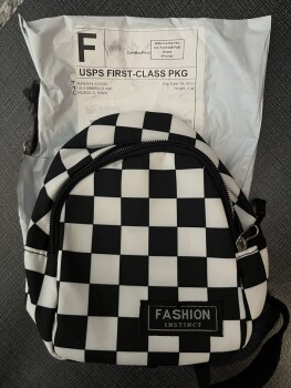Relatório de segurança do consumidor Scam! Scam! Scam! Website: niholss.store/email: service@contact24h.store Almost 4 weeks ago, I Order... foto #1