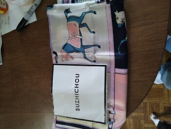 SCAM! A scarf صورة فوتوغرافية #1