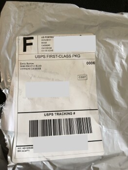 Verbrauchersicherheitsbericht Unordered package I received a package I did not order from Emily Burrow 5000 Pacific Blvd Vernon Ca... Foto #2