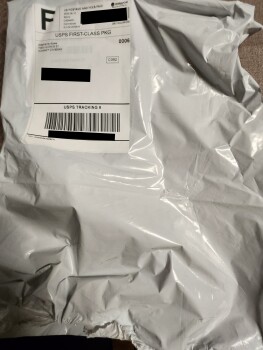 Rapport de sécurité du consommateur A scammer Stephanie Bowe Ordered from Facebook marketplace for Solid Cut Out Waist Skinny Capri Jean... photo #3