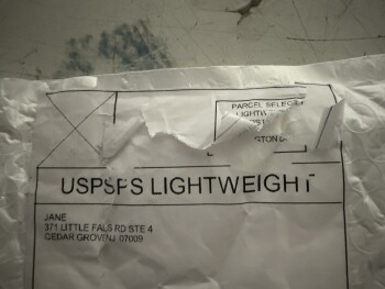 Relatório de segurança do consumidor Unordered Package from Jane Received package not ordered.  A scarf.  No idea why I received this.  L... foto #2