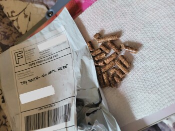 I AM REPORTING WEIRD PACKAGE photo #1