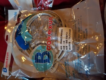 Verbrauchersicherheitsbericht Package from Carrie Bonkiewicz I received a package that I did not ordered. It included some sort of... Foto #3