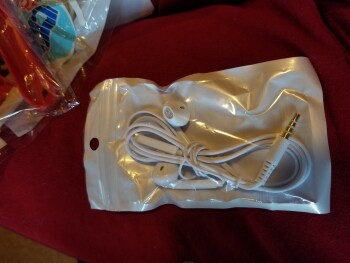 Verbrauchersicherheitsbericht Package from Carrie Bonkiewicz I received a package that I did not ordered. It included some sort of... Foto #5