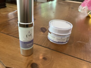 消费者安全报告 Scam Alert I ordered this collagen treatment one time I’ve been using it, but I’m not that impressed... 照片 #1