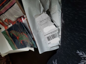 Relatório de segurança do consumidor Unordered Package from Jane I have been getting things i didn't order please don't charge me.
I'm i... foto #2