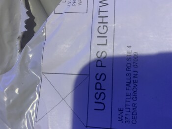 Relatório de segurança do consumidor Jane are sending me cheap things I know nothing about I too ordered something off Facebook never go... foto #1