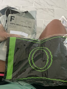 Unwanted package from Carrie bonkiewicz Foto #1